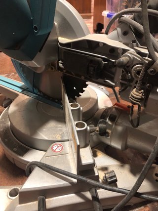 Sierra Ingletadora Makita LS1018L