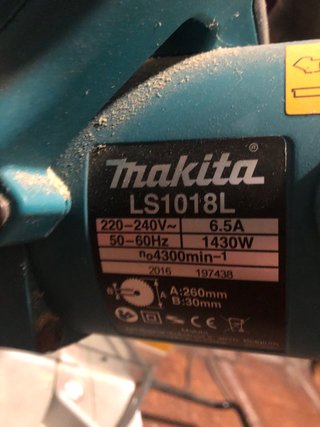 Sierra Ingletadora Makita LS1018L