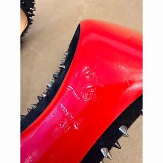 Christian Louboutin Stilettos Negros Tachuelas
