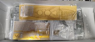 Maqueta Academy 14108 Warspite Premium ed limitada