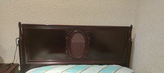 Cabecero de madera con ratán
