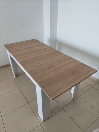 Mesa y Muebles de Comedor