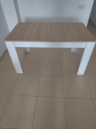 Mesa y Muebles de Comedor
