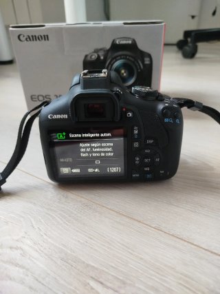 Fotocamera Canon EOS 2000D + Obiettivo 18-55mm
