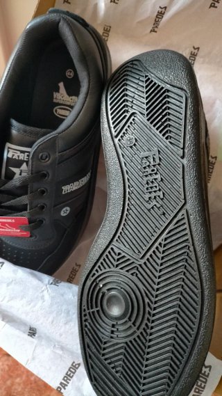 Zapatillas deportivas Paredes.