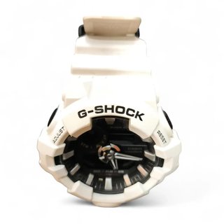 CASIO G-SHOCK GA-700 BLANCO