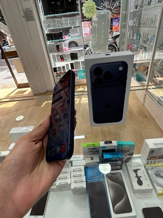 Apple Iphone 17 Pro 256GB Azul Semi Nuevo Ciclos44