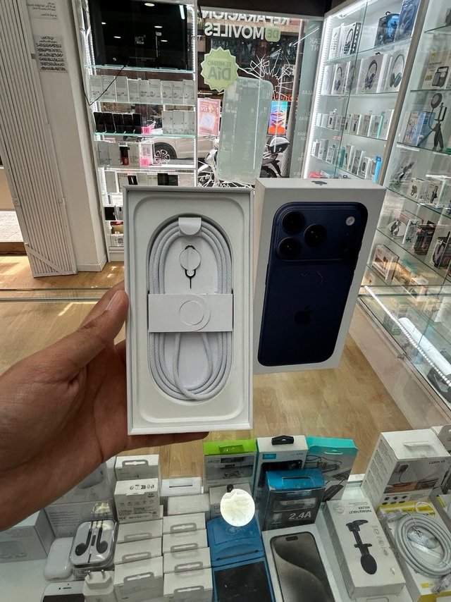 Apple Iphone 17 Pro 256GB Azul Semi Nuevo Ciclos44