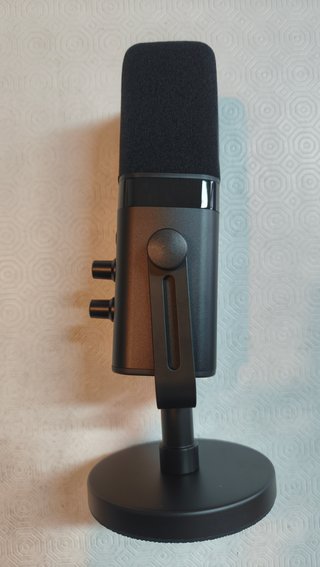 Micrófono USB/XLR con RGB para streaming y podcast