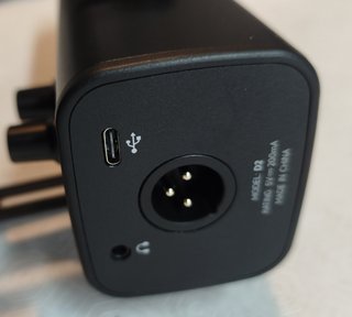 Micrófono USB/XLR con RGB para streaming y podcast