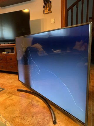 Televisión LG 55 Smart TV 4K Piezas. Pantalla rota