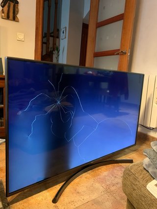Televisión LG 55 Smart TV 4K Piezas. Pantalla rota