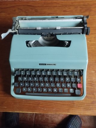 Máquina de escribir Olivetti Lettera 32