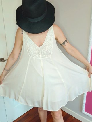 Vestido de tirantes crema - pull&bear