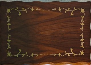 Costurero de madera con cajón y llave