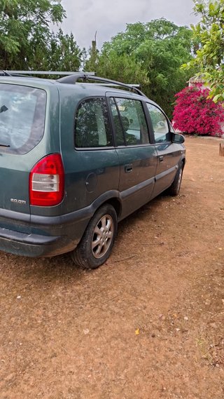 Opel Safira 2003