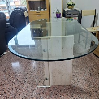 Mesa de comedor de cristal y piedra
