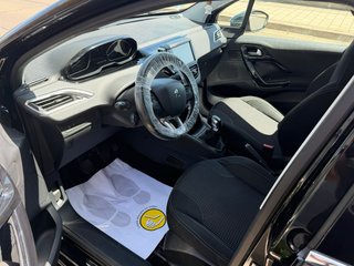Peugeot 208 2016