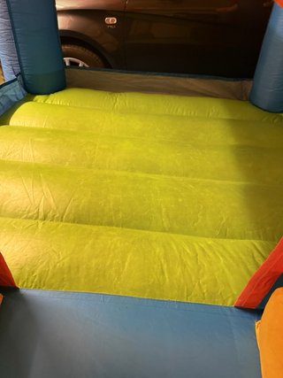 Castillo hinchable infantil con tobogán
