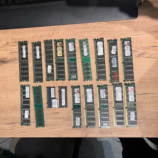Varie memorie RAM (DDR, DDR2, DDR3)