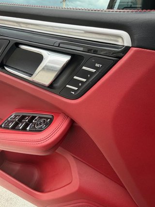 Porsche Macan TURBO 400CV