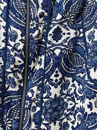 Vestido azul y blanco con volantes
