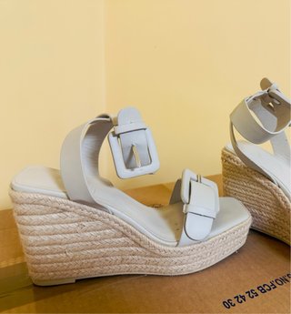 Sandalias cuña Mango beige/blanco color hielo