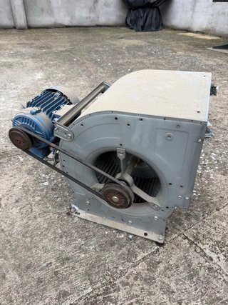 Extractor industrial con motor