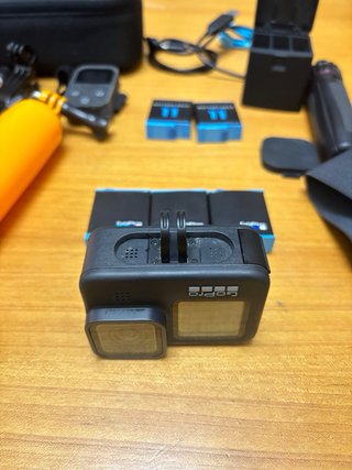 GoPro Hero 9 Black + montón de Accesorios