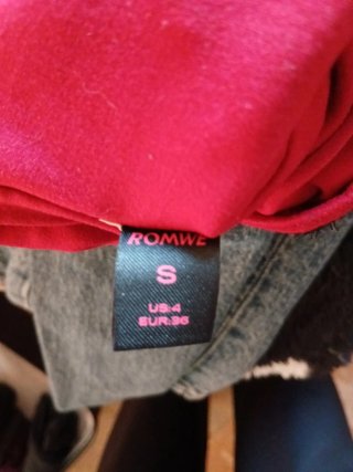 Top bordado con pedrería