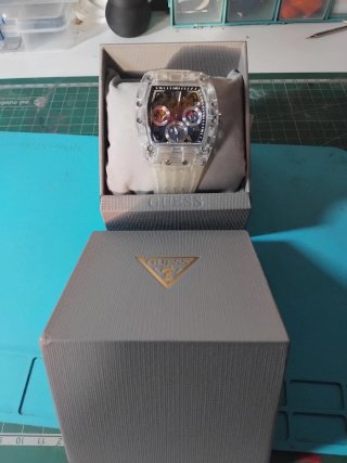 Reloj Guess Phoenix Transparente Multicolor