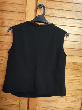 Mango Top Negro Adornado Hombros