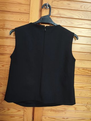 Mango Top Negro Adornado Hombros
