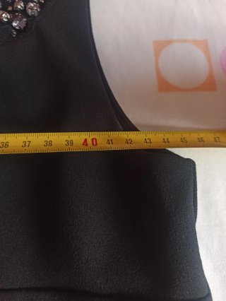 Mango Top Negro Adornado Hombros