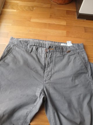 Pantalón chino  gris talla44