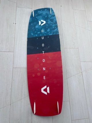 Tabla Kitesurf Duotone Gonzales 142-43