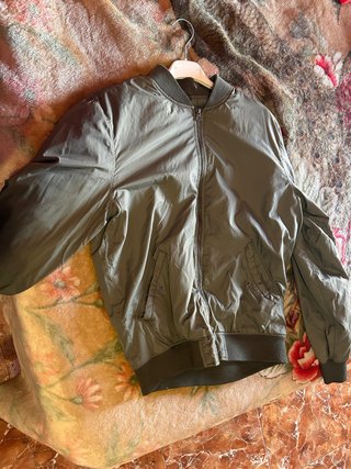 Chaqueta bomber verde militar