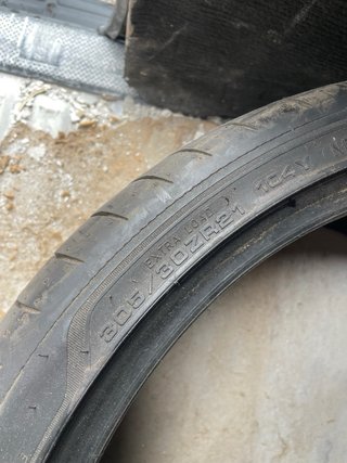 2 Pneus 305/30 R21 eagle f1