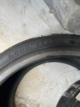 2 Pneus 305/30 R21 eagle f1