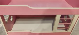 Cuna de madera para muñecas rosa