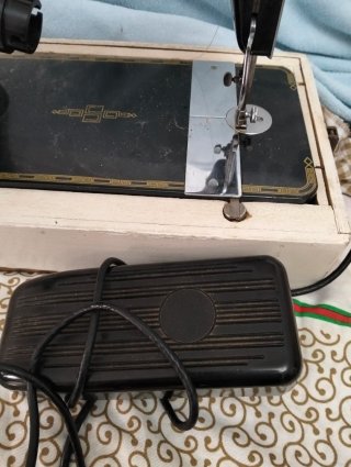 Máquina de Coser Singer Vintage Negra