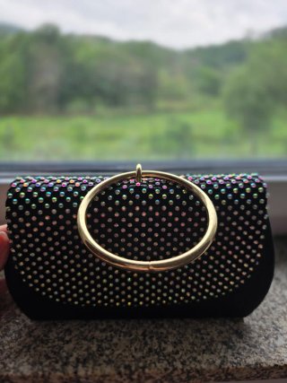 Bolsa preta com brilho