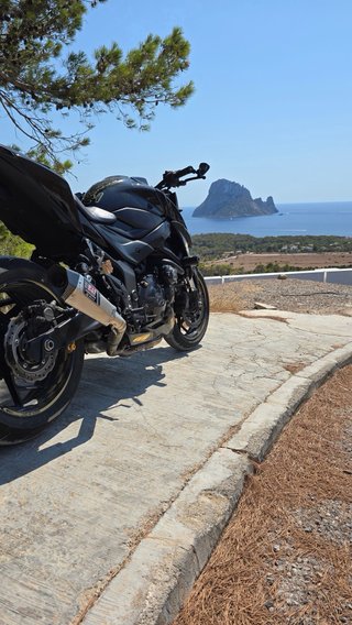 Suzuki GSXS 750cc Full