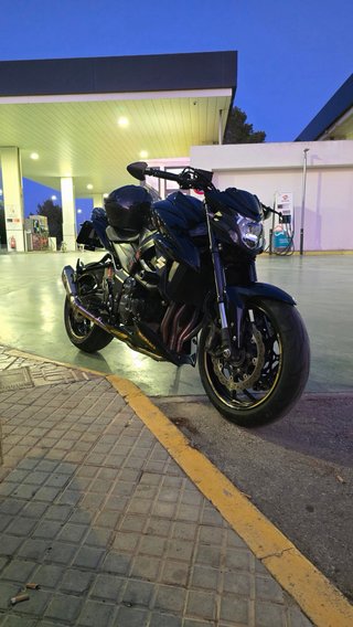 Suzuki GSXS 750cc Full