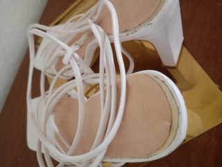 Sandalias blancas de tiras