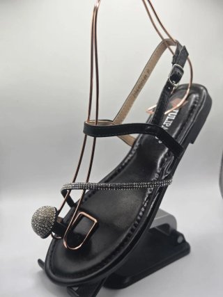 Sandalias negras con diamantes