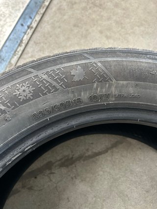 Neumático 235/60R18
