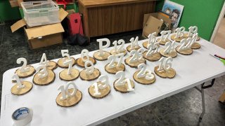 Números de mesa madera para eventos
