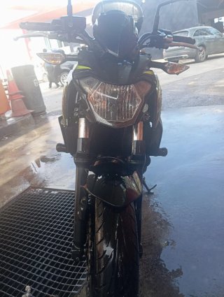 Vendo o cambio Kawasaki Z650 perfecto estado
