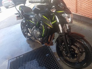Vendo o cambio Kawasaki Z650 perfecto estado